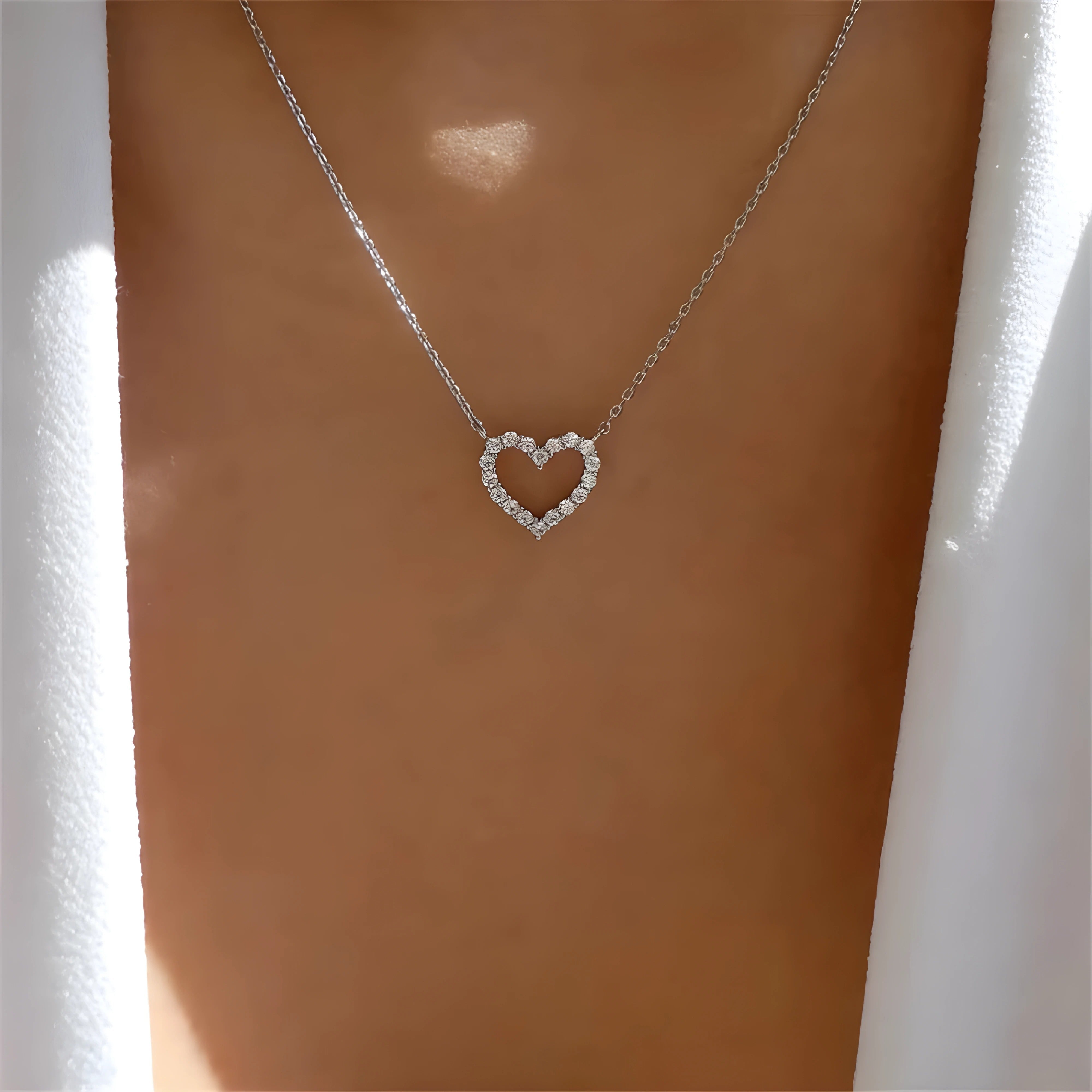 Romane – Colier cu zirconii în formă de inimă